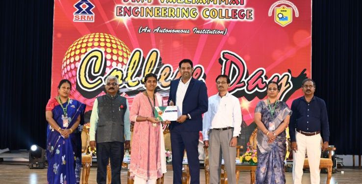 பொறியியல் கல்லூரியில் பட்டமளிப்பு விழா