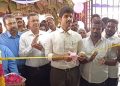 மாற்றுத்திறனாளிகளுக்கு மின்சார வண்டி வழங்கிய ஆட்சியர்