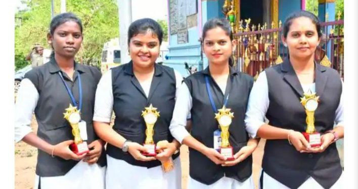 அரசு சட்டக்கல்லூரி மாணவிகள் சாதனை