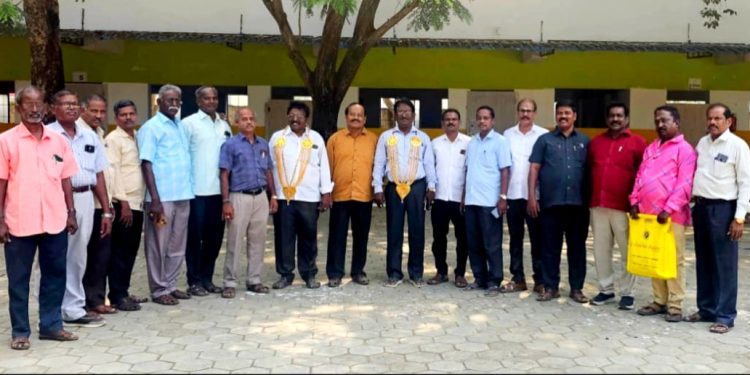 ஆசிரியர்களுக்கு பணி நிறைவு பாராட்டு விழா