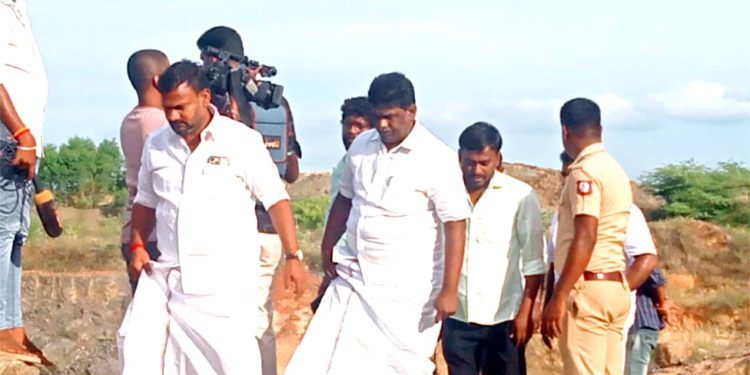 விபத்து நடந்த இடத்தை பார்வையிட்ட எம்.எல்.ஏ