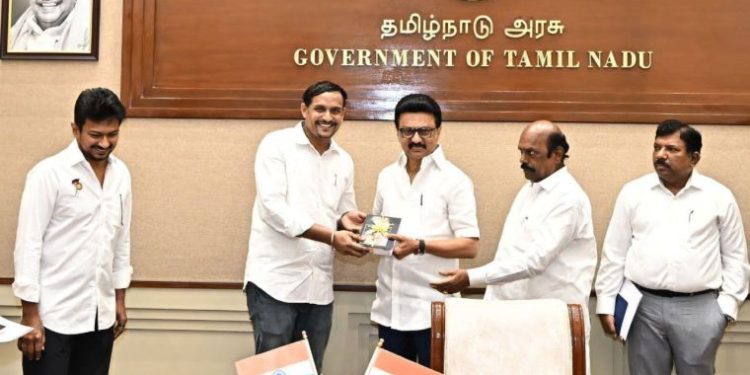 முதலமைச்சரை சந்தித்த வருவாய்த் துறை சங்கங்கள்