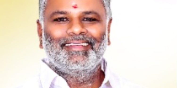 பேரூராட்சி கூட்டத்தில் அதிமுக ஒன்றிய செயலாளர் கோரிக்கை