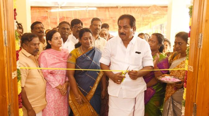 மதுரை அருகே சமுதாயக் கூடம் திறப்பு