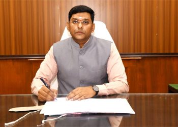 புதிய மாவட்ட ஆட்சியர் பொறுப்பேற்பு