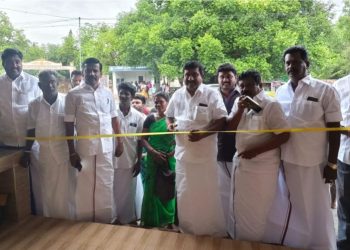 புதிய பயணியர் நிழற்குடை திறப்பு விழா