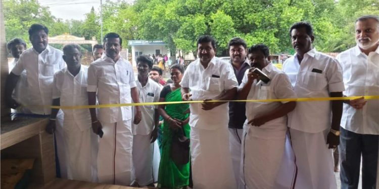 புதிய பயணியர் நிழற்குடை திறப்பு விழா