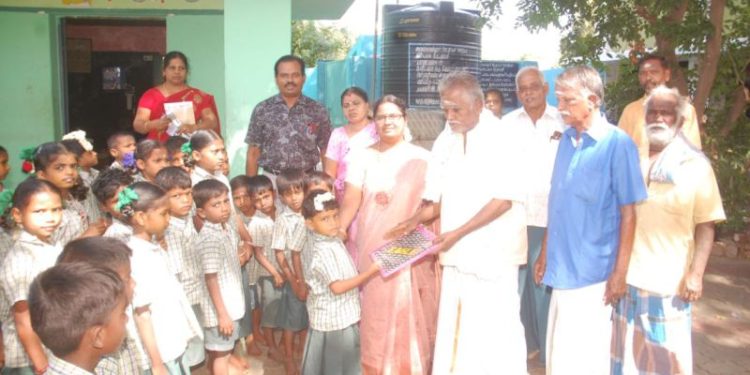 இலவச நோட்டு புத்தகம் வழங்கும் விழா