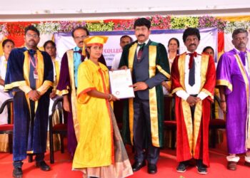 தொழில்நுட்பக் கல்லூரியில் பட்டமளிப்பு விழா