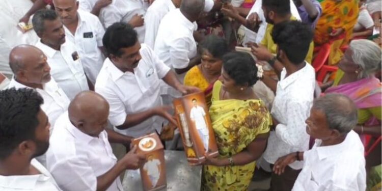 நலத்திட்ட உதவிகளை வழங்கிய எம்.எல்.ஏ