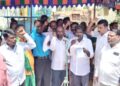 கழிவு நீரை ஆற்றில் விடுவதற்கு பொதுமக்கள் எதிர்ப்பு