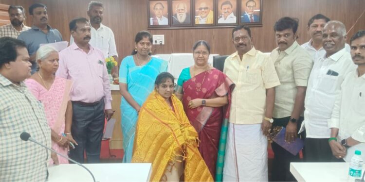 வட்டார வளர்ச்சி அலுவலகத்தில் ஒன்றிய குழு உறுப்பினர்கள் கூட்டம்