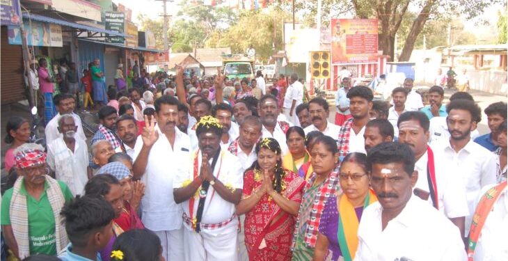 பாலமேட்டில் அதிமுக வேட்பாளர் தீவிர வாக்கு சேகரிப்பு