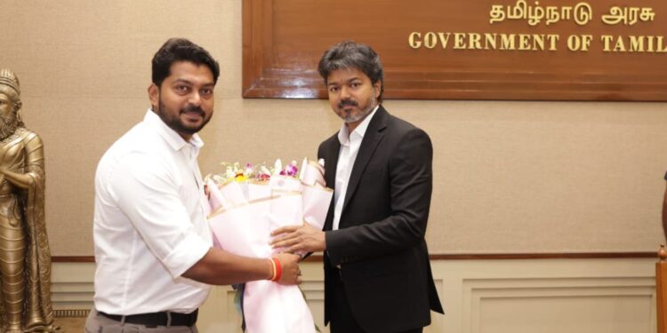 முதலமைச்சரை சந்தித்து வாழ்த்து பெற்ற அமைச்சர்