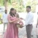 தேனி மாவட்டத்திற்கு வருகை தந்த அமைச்சர் கீர்த்தனாவுக்கு ஆட்சியர் வரவேற்பு