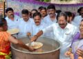 முதலமைச்சர் பிறந்தநாளை முன்னிட்டு காரைக்குடியில் அன்னதானம்
