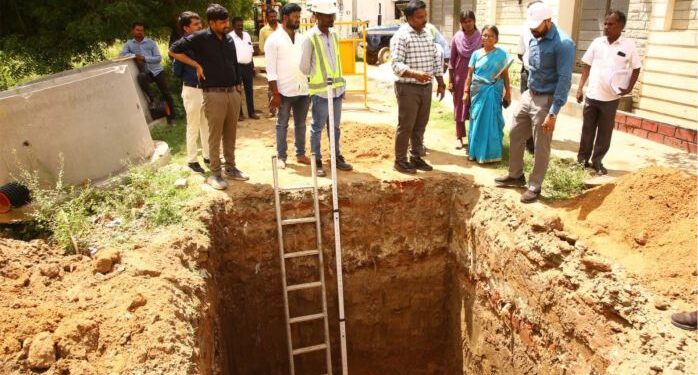 மதுரையில் பாதாள சாக்கடைப் பணிகளை குறித்து ஆணையாளர் ஆய்வு