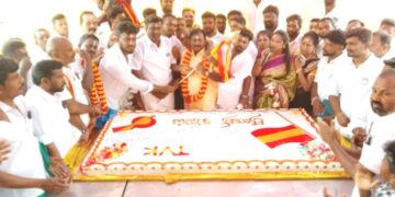 அலங்காநல்லூரில் முதலமைச்சர் பிறந்தநாள் கொண்டாட்டம்