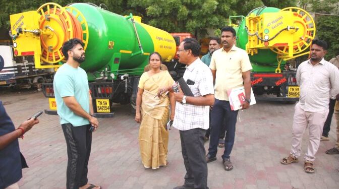 மாநகராட்சியில் வாகன பணிமனையை ஆய்வு செய்த ஆணையாளர்