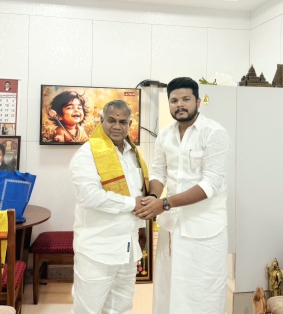 அமைச்சர் என். ஆனந்தை நேரில் சந்தித்த அமைச்சர்