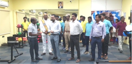 நவீன உடற்பயிற்சி கூடத்தை திறந்து வைத்த ஆட்சியர்